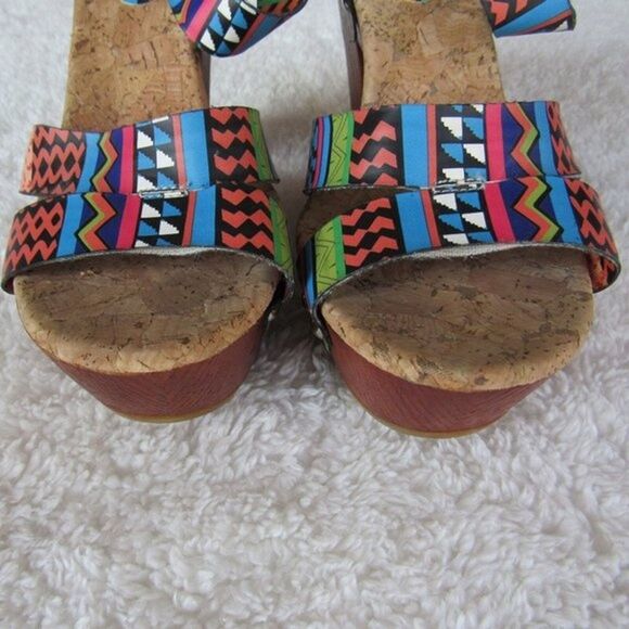 Gianni Bini Chunky High Heels Women's Size 8 Multicolor Tribal Print VGUC - Picture 13 of 14